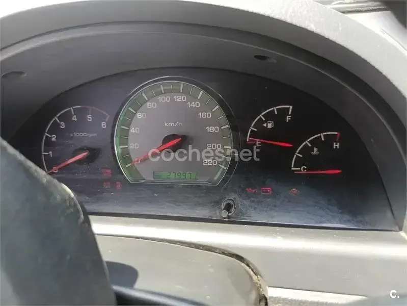 Usado SsangYong Rexton 165 CV (121 kW) 2006 Negro SUV