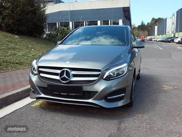 Usado Mercedes B220 136 CV (100 kW) 2015 Gris Utilitario
