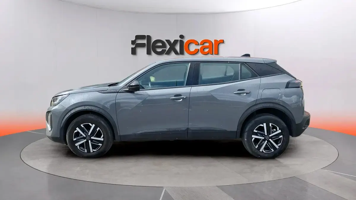Usado Peugeot 2008 Active 102 CV (75 kW) 2023 Gris SUV