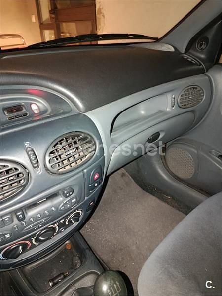 Usado Renault Mégane 90 CV (66 kW) 1997 Rojo Berlina