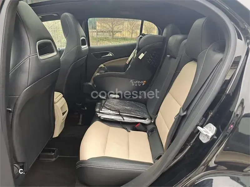 Usado Mercedes GLA200 AMG line 136 CV (100 kW) 2016 Negro SUV