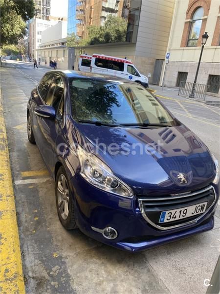 Azul Usado 2015 Peugeot 208 Allure Utilitario | 7000 € (Precio justo) - Imagen 1/4
