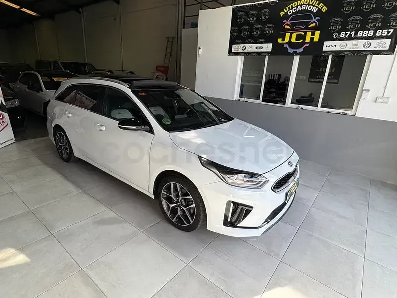Usado Kia Ceed GT GT-Line 120 CV (88 kW) 2019 Blanco Berlina