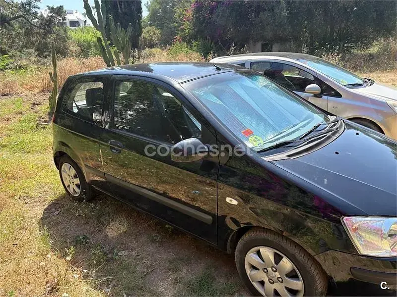 Usado Hyundai Getz 82 CV (60 kW) 2004 Negro Utilitario