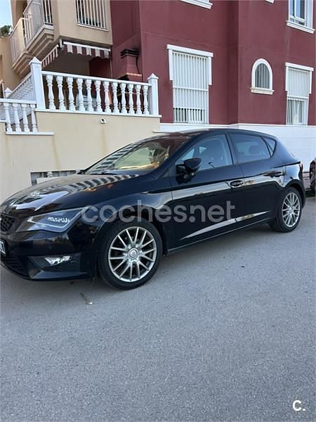 Usado Seat Leon I-Tech 150 CV (110 kW) 2014 Negro Berlina