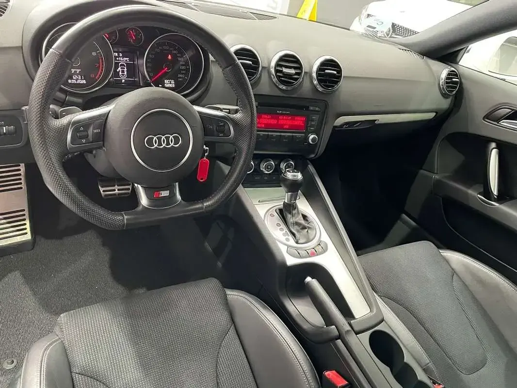 Käytetty Audi TT S-Line 160 HP (117 kW) 2013 Valkoinen Coupe - kaksiovinen