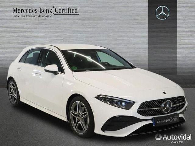 Usado Mercedes A200 AMG line 150 CV (110 kW) 2024 Blanco polar Berlina