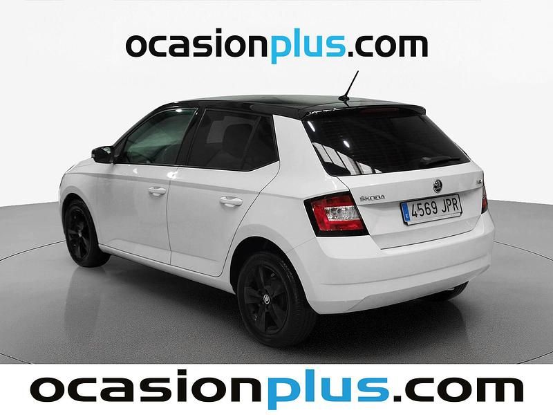 Usado Skoda Fabia Ambition 75 CV (55 kW) 2016 Blanco