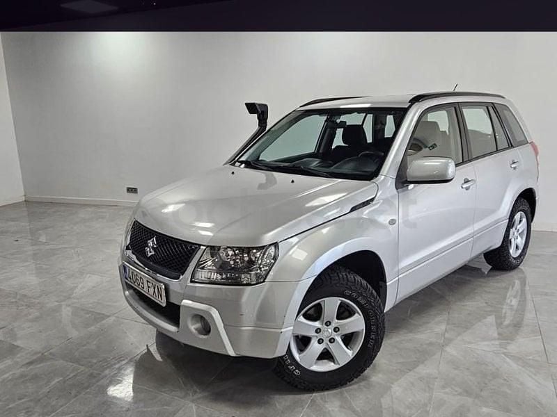 Usado Suzuki Grand Vitara 140 CV (102 kW) 2008 Gris / plata SUV