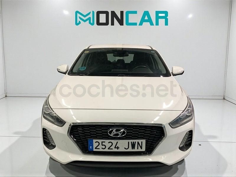 Usado Hyundai i30 140 CV (102 kW) 2017 Blanco Berlina
