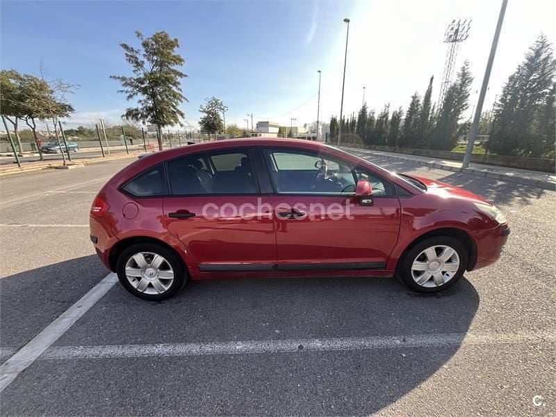 Usado Citroën C4 90 CV (66 kW) 2008 Rojo Berlina