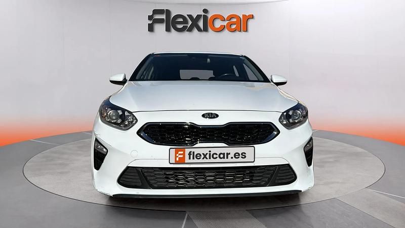 Usado Kia Ceed 120 CV (88 kW) 2021 Blanco Utilitario