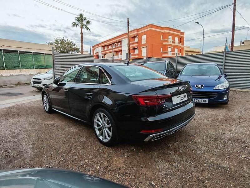 Usado Audi A4 S-Line 150 CV (110 kW) 2019 Negro Berlina