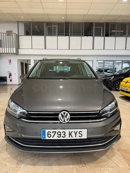 Usado VW Golf VII Advance 115 CV (84 kW) 2019 Gris / plata Berlina