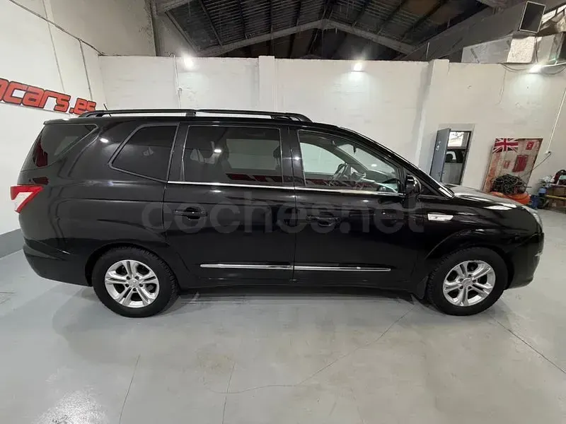 Usado SsangYong Rodius Limited 178 CV (130 kW) 2016 Negro Monovolumen