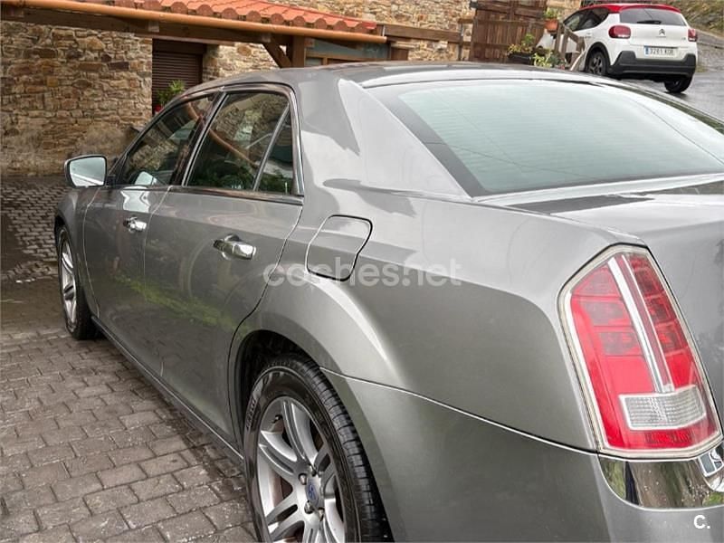 Usado Lancia Thema Platinum 239 CV (175 kW) 2012 Gris / plata Berlina