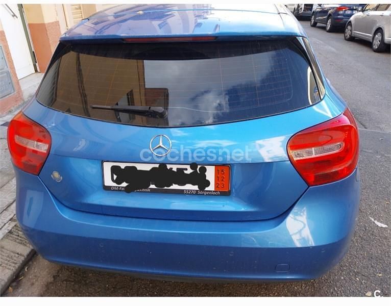 Usado Mercedes A180 Style 109 CV (80 kW) 2012 Azul Berlina