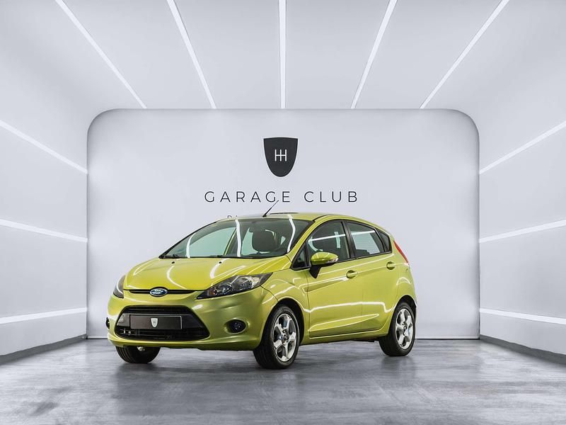 Verde Usado 2009 Ford Fiesta Trend Utilitario | 5999 € (Precio justo) - Imagen 1/4
