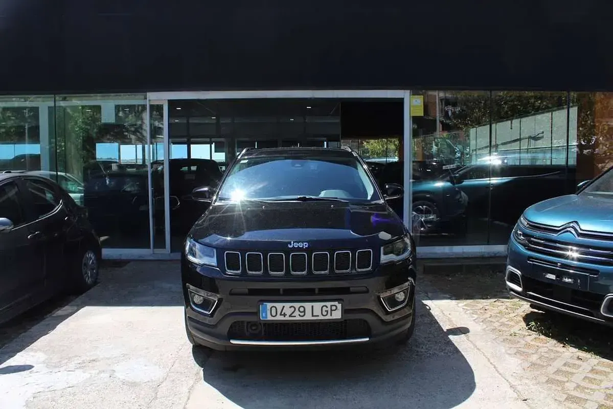 Begagnad Jeep Compass Sport 140 HK (102 kW) 2020 SUV