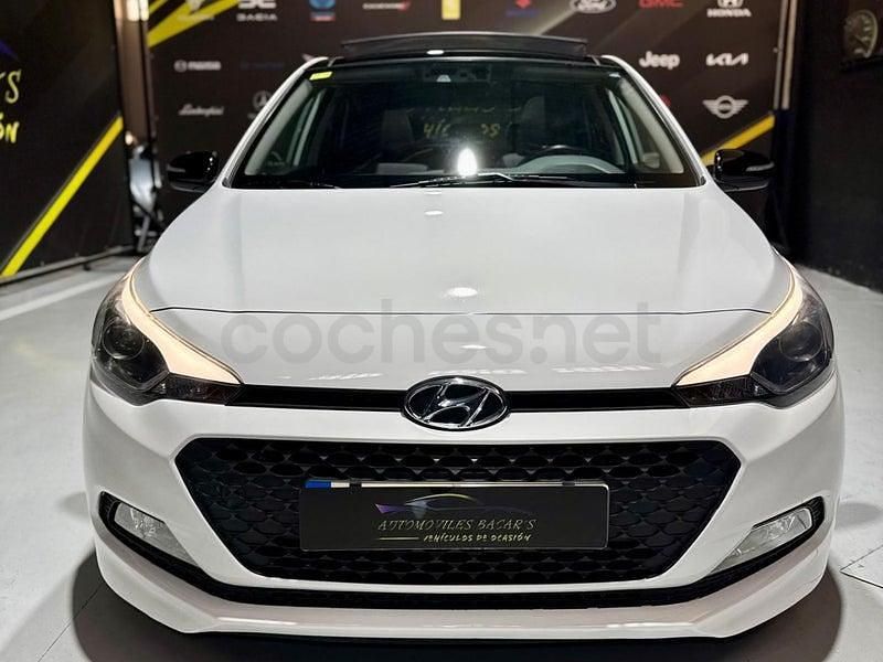 Occasion Hyundai i20 Blackline 90 ch (66 kW) 2015 Blanc Berline
