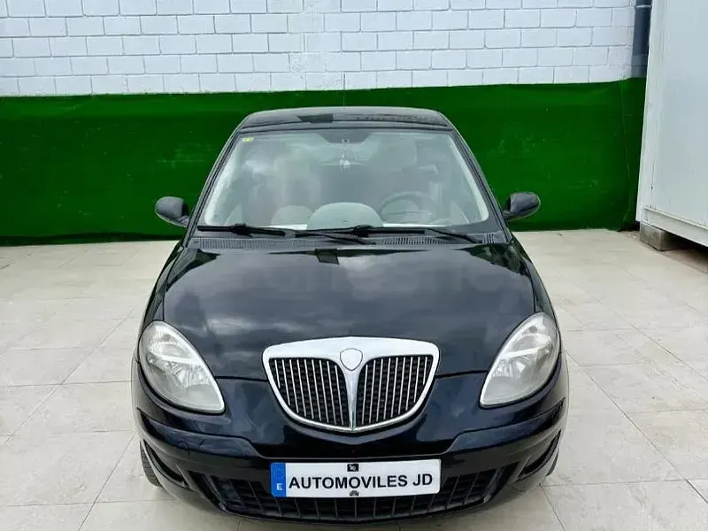 Usado Lancia Ypsilon 75 CV (55 kW) 2006 Negro Utilitario