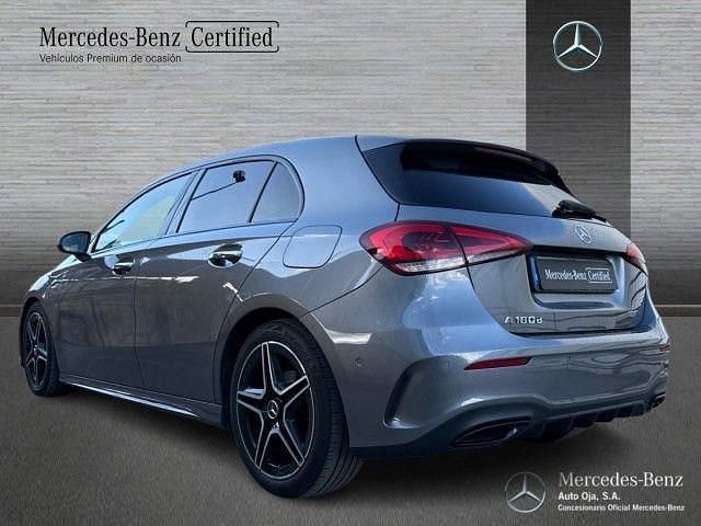 Usado Mercedes A180 116 CV (85 kW) 2021 Gris / plata Berlina