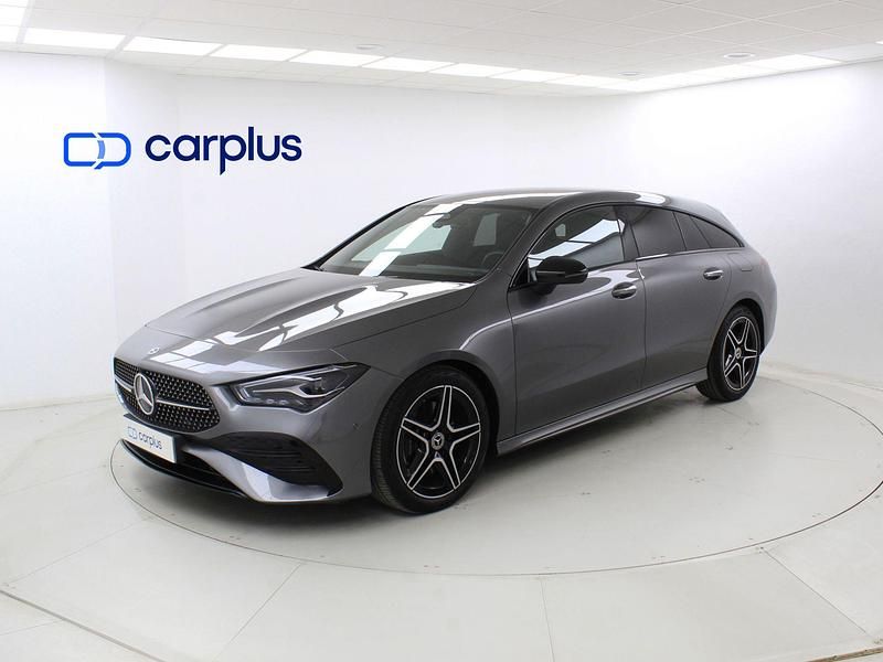 Gris montaña magno (manufaktur) Usado 2024 Mercedes CLA200 Shooting Brake Familiar | 35.490 € (Buen precio) - Imagen 1/4