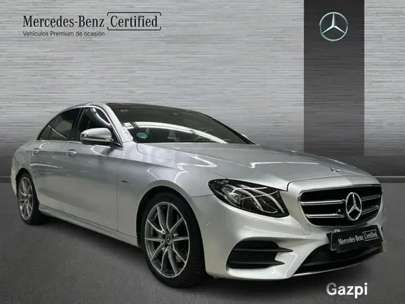 Usado Mercedes E220 AMG line 194 CV (142 kW) 2020 Gris / plata Berlina