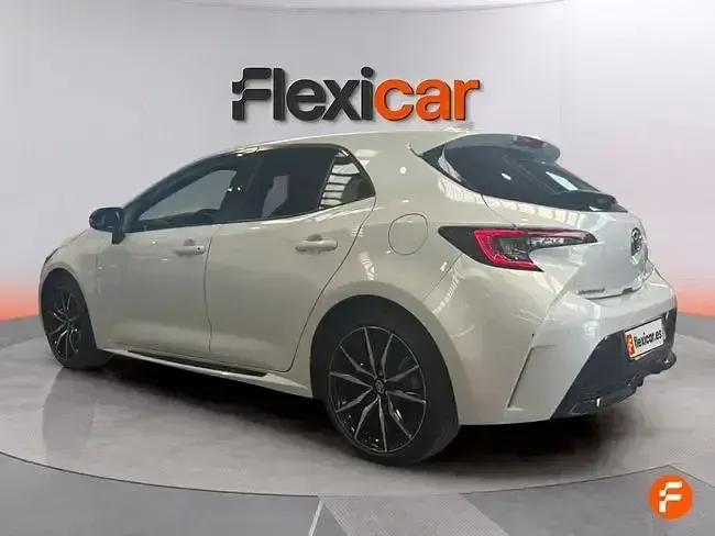 Usado Toyota Corolla Edition 140 CV (102 kW) 2024 Blanco Familiar