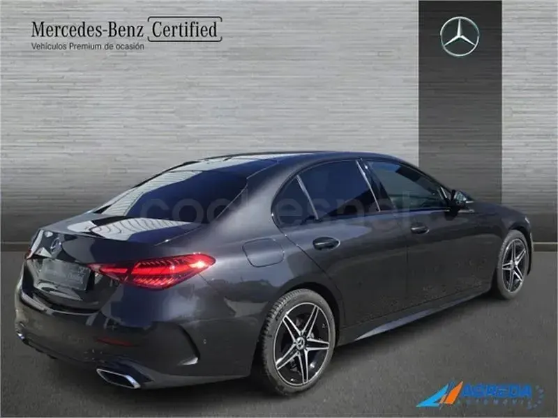 Usado Mercedes C220 200 CV (147 kW) 2022 Gris / plata Berlina