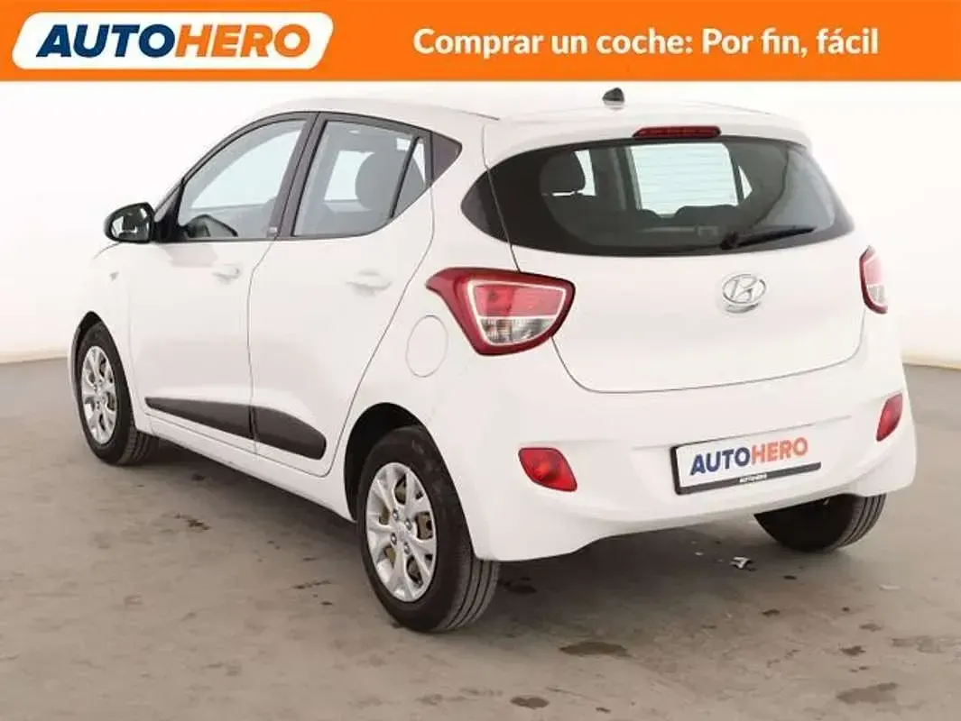 Usado Hyundai i10 Blackline 87 CV (63 kW) 2015 Blanco Utilitario
