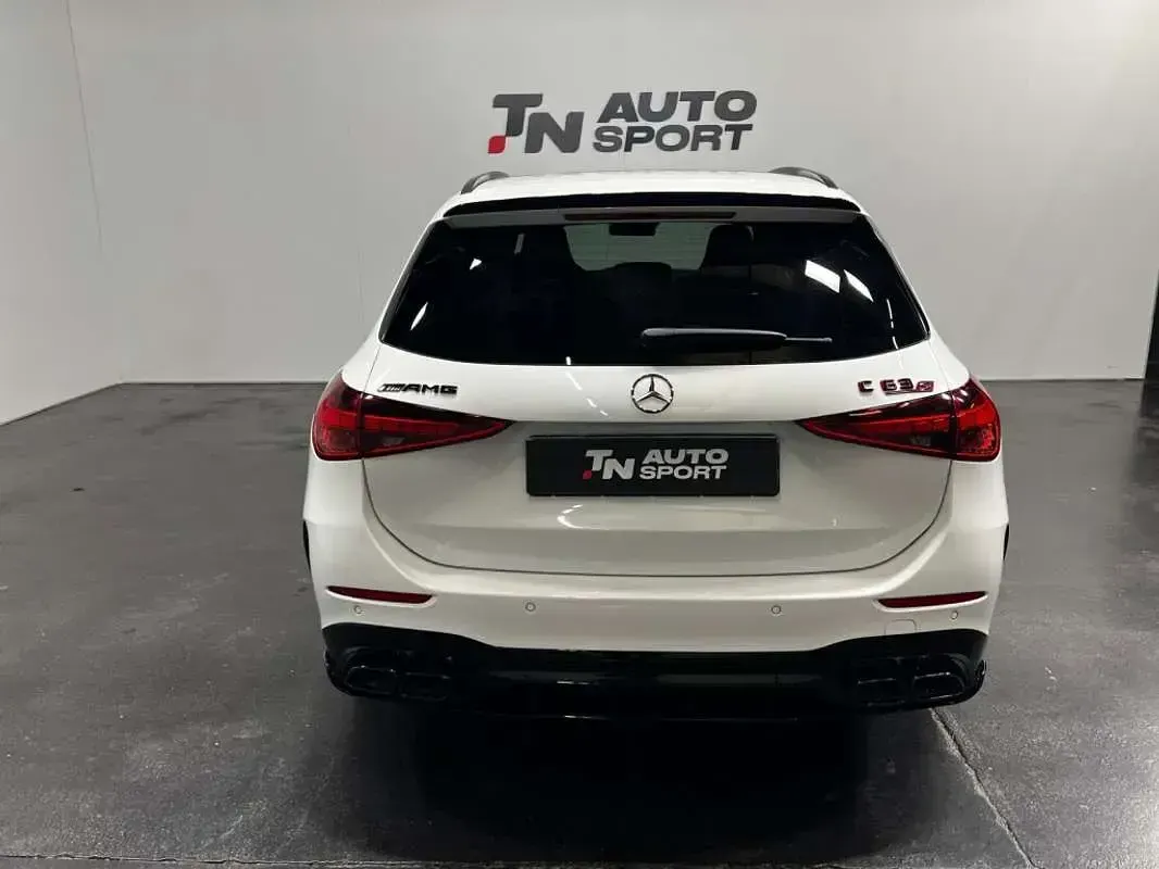 Usado Mercedes C63 AMG AMG 680 CV (500 kW) 2024 Blanco Familiar