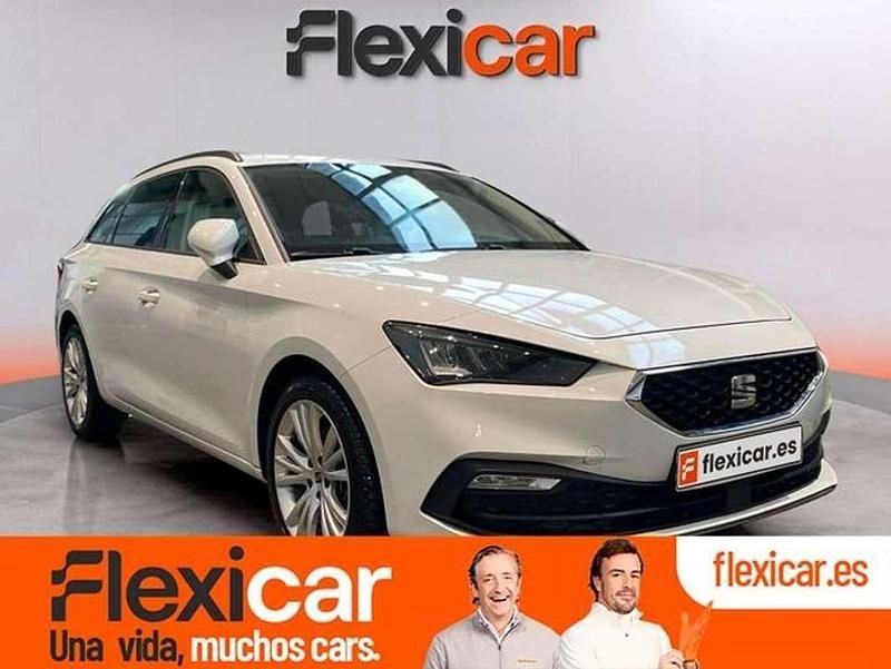 Usado Seat Leon ST Style 131 CV (96 kW) 2021 Blanco Familiar