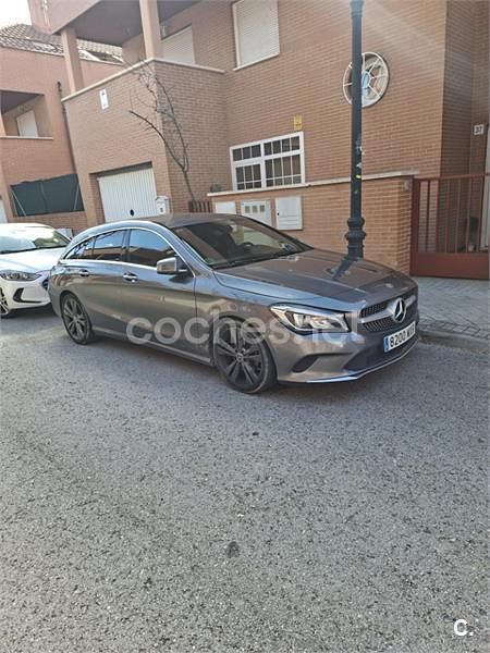 Usado Mercedes CLA200 Shooting Brake 136 CV (100 kW) 2018 Beige Familiar