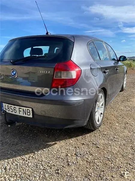 Usado BMW 118 129 CV (94 kW) 2007 Marrón Utilitario