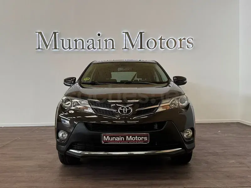 Usado Toyota RAV4 Advance 124 CV (91 kW) 2015 Granate SUV