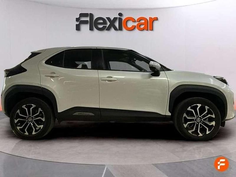 Usado Toyota Yaris Cross Active 116 CV (85 kW) 2022 Blanco SUV