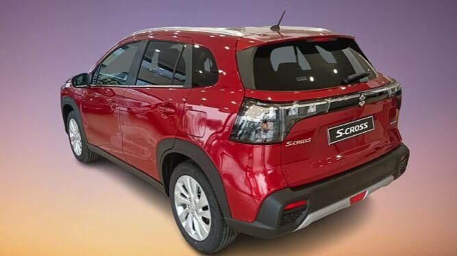 Nuevo Suzuki SX4 S-Cross 110 CV (80 kW) 2025 Rojo SUV