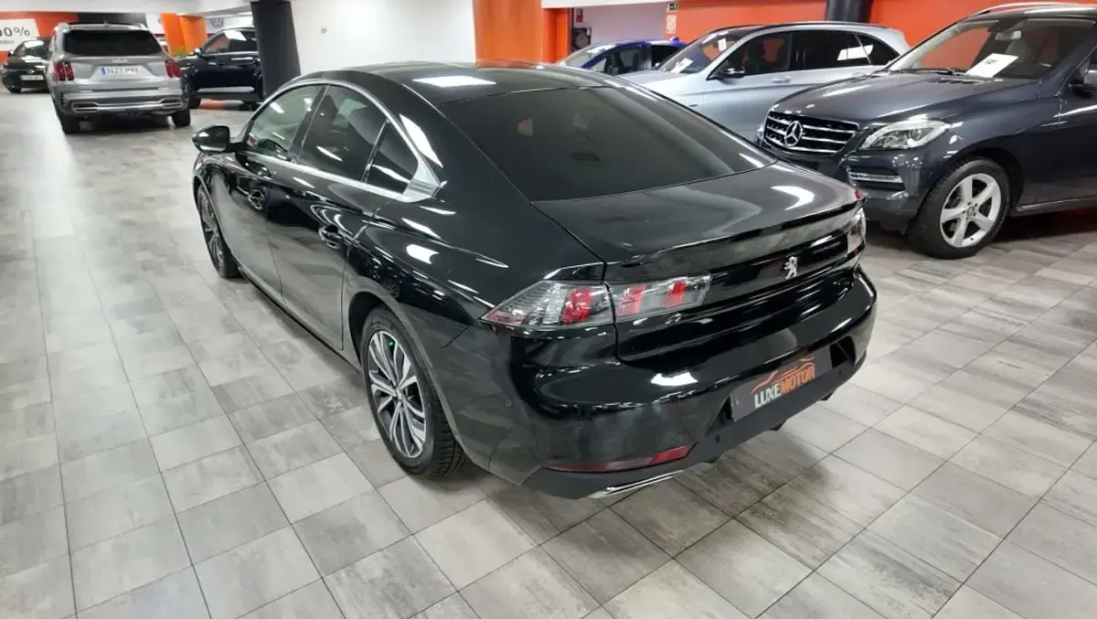 Usado Peugeot 508 Allure 131 CV (96 kW) 2021 Negro Berlina