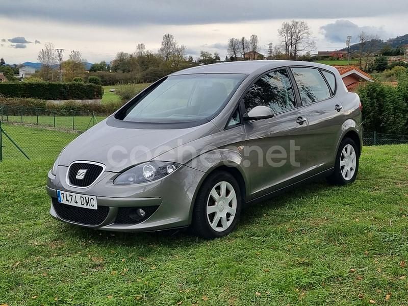 Usado Seat Toledo Reference 140 CV (102 kW) 2006 Gris / plata Berlina