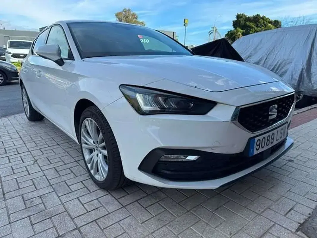 Usado Seat Leon ST Reference 116 CV (85 kW) 2021 Blanco Familiar