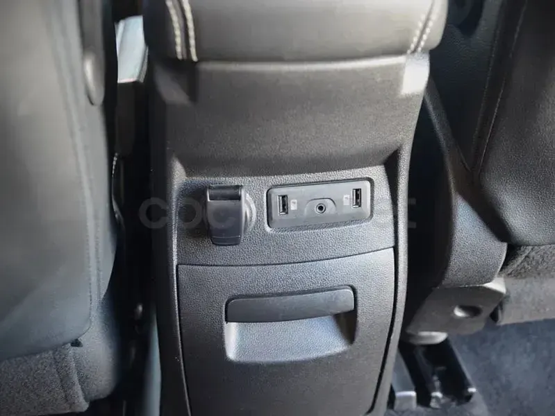 Usado Renault Scénic LIMITED 120 CV (88 kW) 2020 Gris / plata Monovolumen