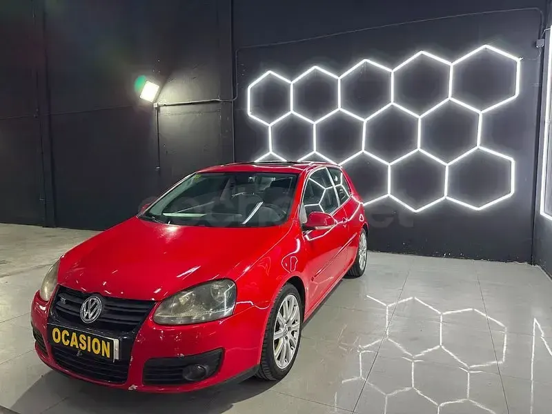 Usado VW Golf V GT 105 CV (77 kW) 2007 Rojo Berlina