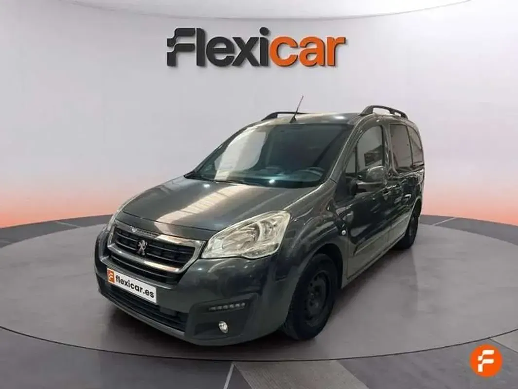 Usado Peugeot TePee Outdoor 99 CV (72 kW) 2018 Gris Van