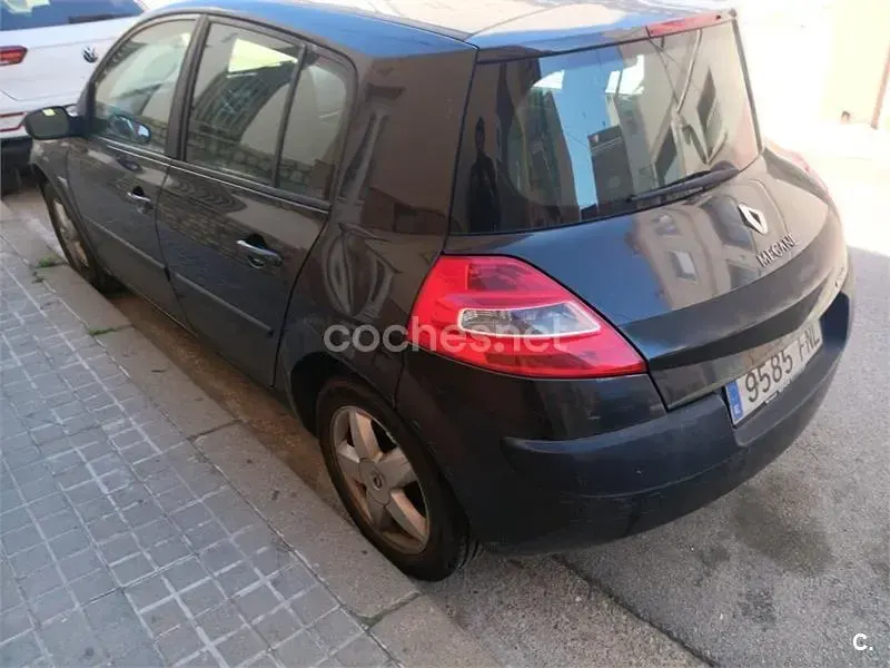 Usado Renault Mégane 100 CV (73 kW) 2007 Negro Berlina