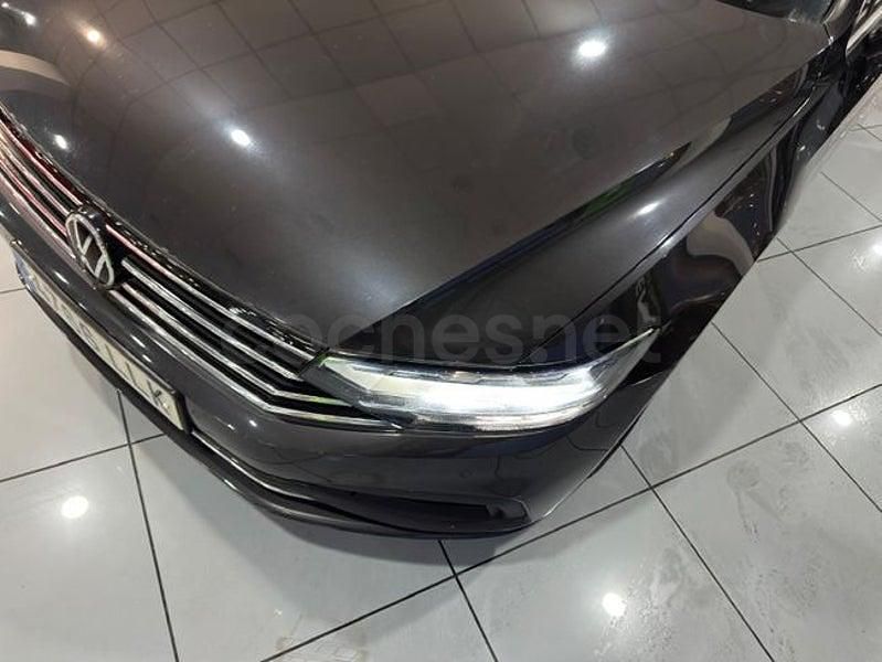 Usado VW Passat Executive 150 CV (110 kW) 2020 Gris / plata Berlina