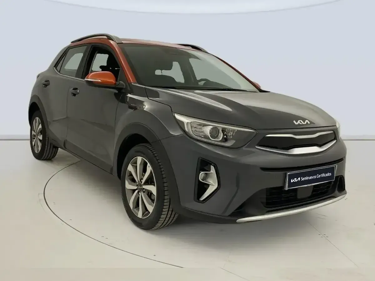 Begagnad Kia Stonic 84 HK (61 kW) 2022 Grå SUV