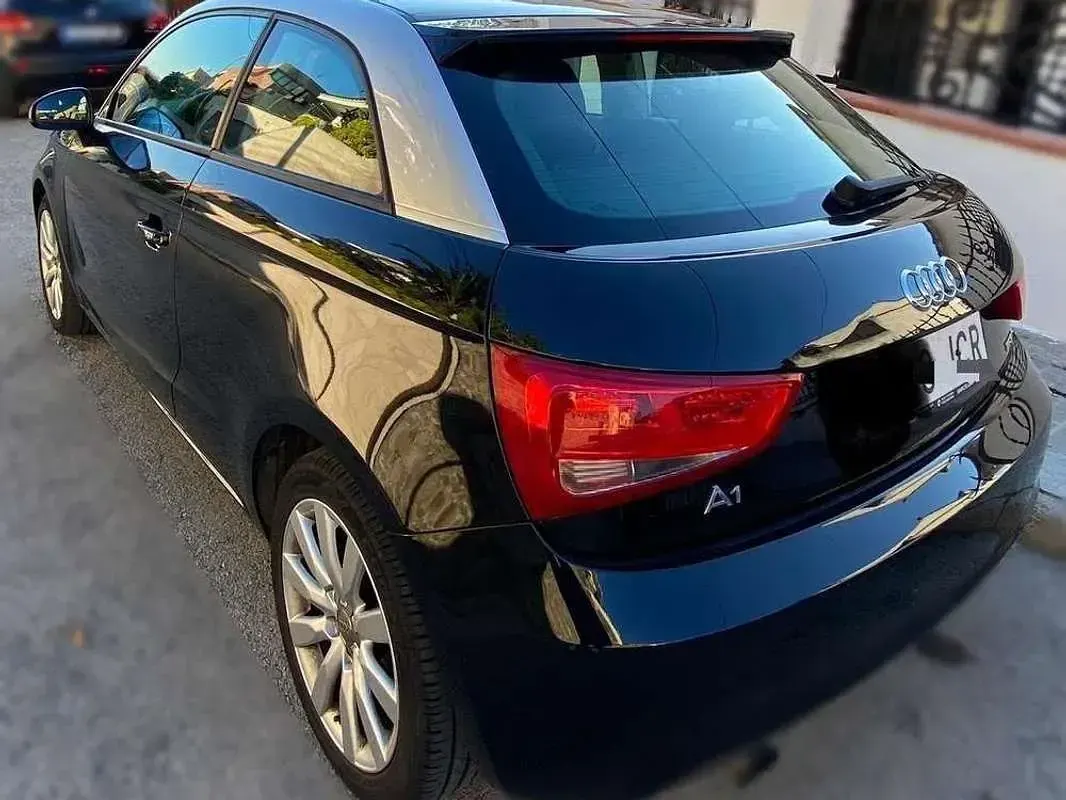 Usado Audi A1 Attraction 86 CV (63 kW) 2015 Negro Utilitario