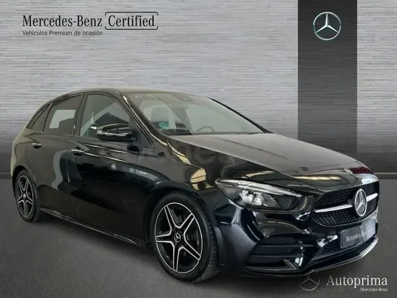Usado Mercedes B200 150 CV (110 kW) 2021 Negro Utilitario