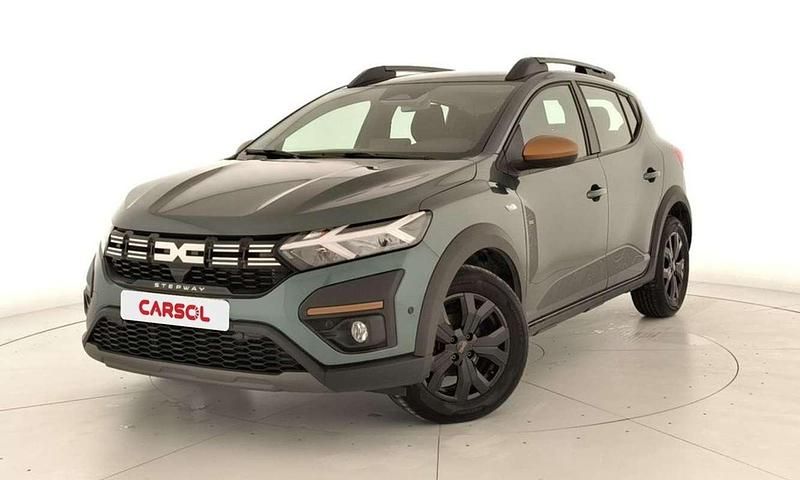 Verde Usado 2025 Dacia Duster Extreme SUV | 16.350 € (Super precio) - Imagen 1/4